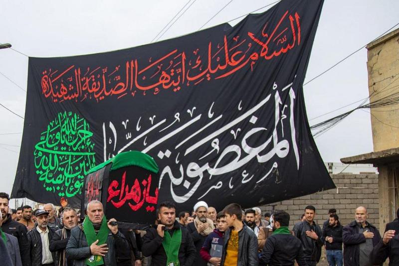  مسيرةُ عزاءٍ فاطميّة تجوب شوارع مدينة القبّة في الموصل بمشاركة أطيافٍ متنوّعة