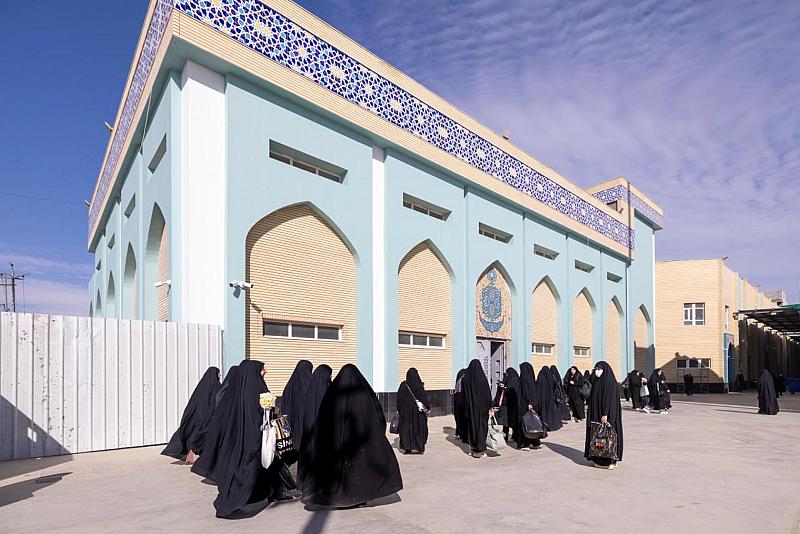 استمرار توافد طالبات الجامعات العراقية المشاركات في حفل التخرج المركزي العاشر لمجمع أبي الفضل العباس (عليه السلام)