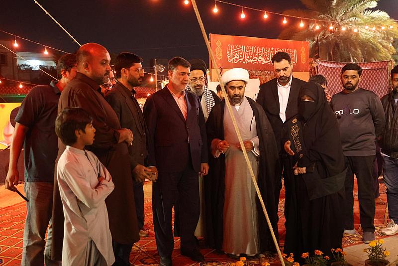 وفد العتبة العباسية إلى باكستان يجري جولة في المعرض الثقافي وبيت أحزان السيدة الزهراء (عليها السلام)