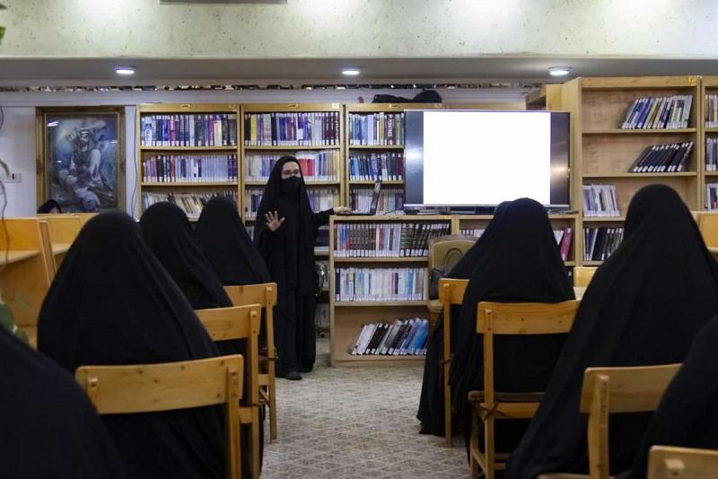  المكتبةُ النسويّة تنظّم ورشةً تثقيفيّة حول تحليل المشكلات واتّخاذ القرار