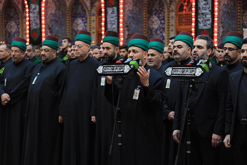 بالصور.. خَدَمة العتبة العبّاسية يؤدّون مراسيم الممارسة العبادية