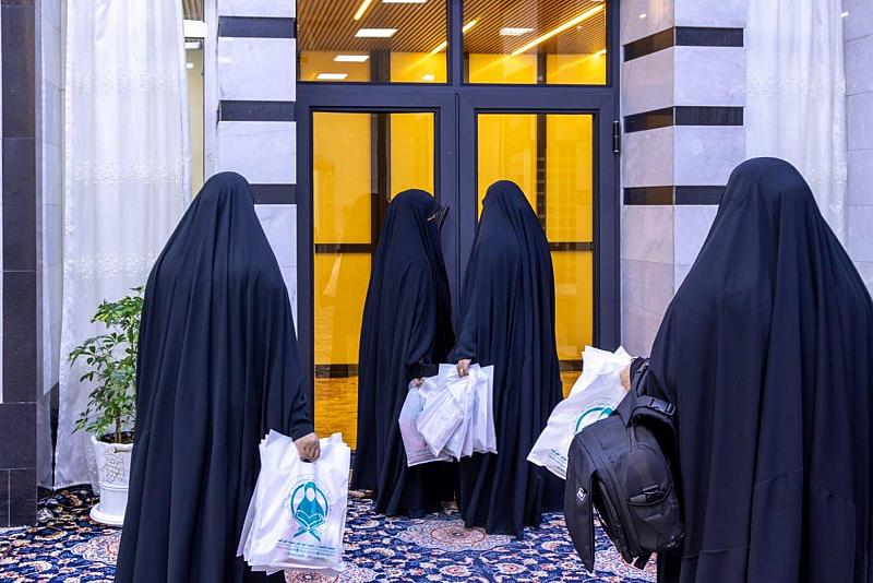 شعبة فاطمة بنت أسد تنظّم زيارة تفقدية للراقدات في مركز الإمام الحسين (عليه السلام) للأورام وأمراض الدم 