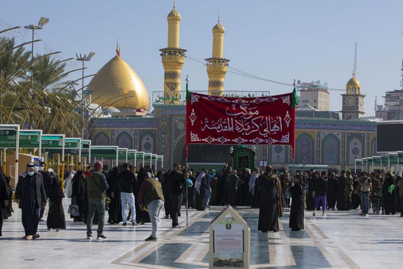  موكبُ أهالي كربلاء أوّل المعزّين بذكرى شهادة الإمام الهادي (عليه السلام)
