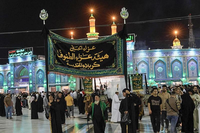 مواكب العزاء الكربلائية تحيي فاجعة هدم قبور أئمة البقيع (عليهم السلام)