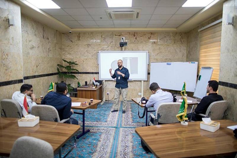 قسم التطوير يقدم دورة تدريبية لفريق إعلام مؤسسة إحياء تراث الصديقة (عليها السلام)