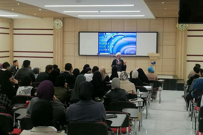 جامعة الكفيل تنظم محاضرة إرشادية لطلبتها من كلّية الطب