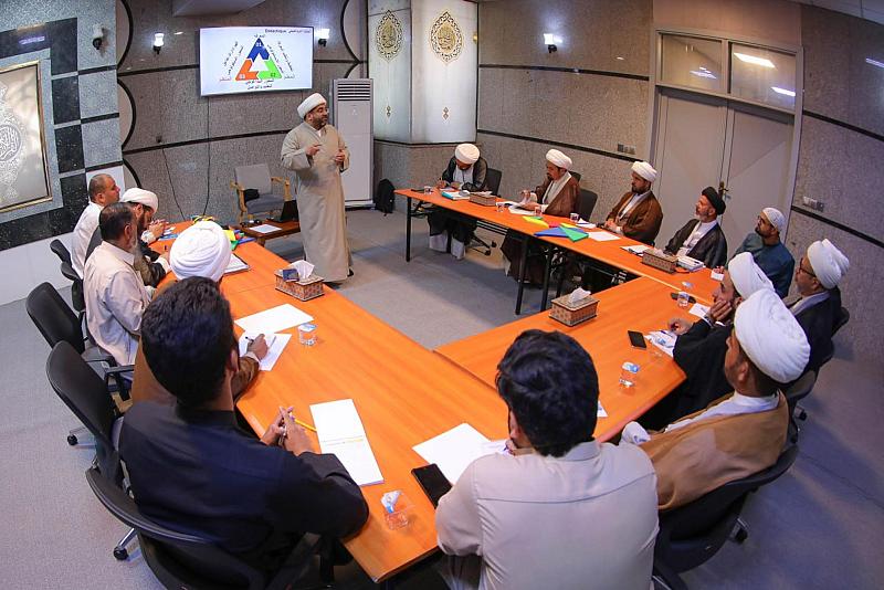 المجمَع العلمي يقيم ورشة تخصصية لإعداد الأساتذة وتأهيلهم قرآنيًّا في النجف الأشرف