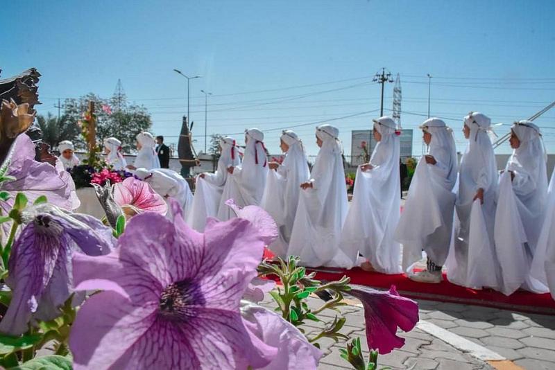 حدائق مجمّع الشيخ الكليني تتزين بالورود الفاطمية