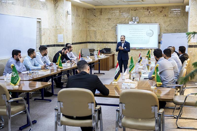 قسم التطوير ينظم دورة عن أخلاقيات العمل الوظيفي لعددٍ من ملاكات العتبة العباسية المقدسة