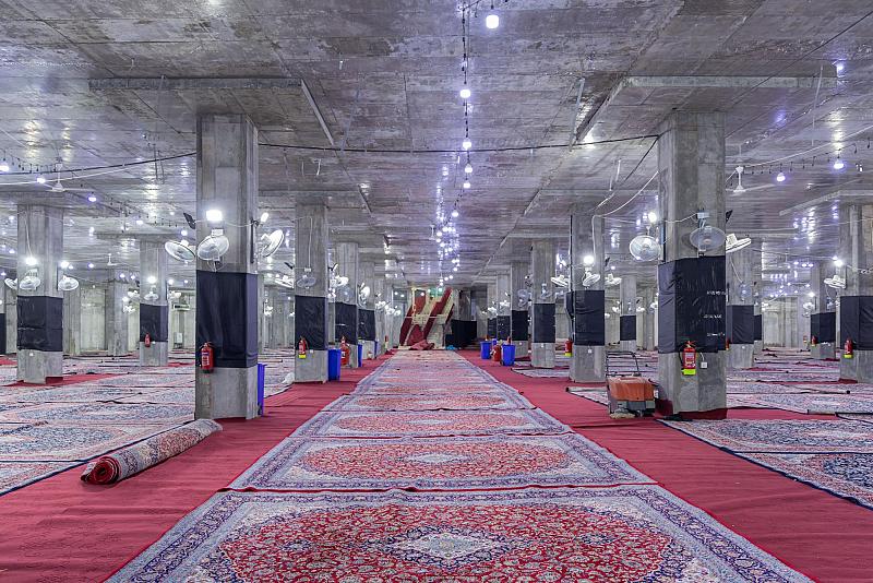 العتبة العباسية المقدسة تكمل تهيئة صحن أمّ البنين (عليها السلام) استعدادًا لزيارة الأربعين