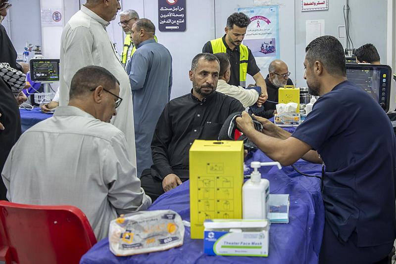 قسم الشؤون الطبية يقدم خدماته العلاجية لزائري يوم عرفة