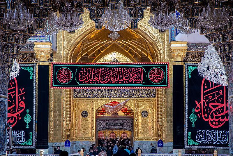 العتبة العباسية المقدسة تنشر لافتات خاصة بذكرى شهادة الإمام زين العابدين (عليه السلام)