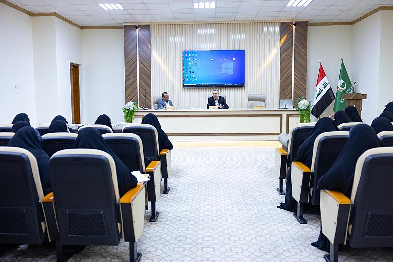 العتبة العباسية تقيم دورة تدريبية لملاكاتها النسوية حول البيانات الإدارية