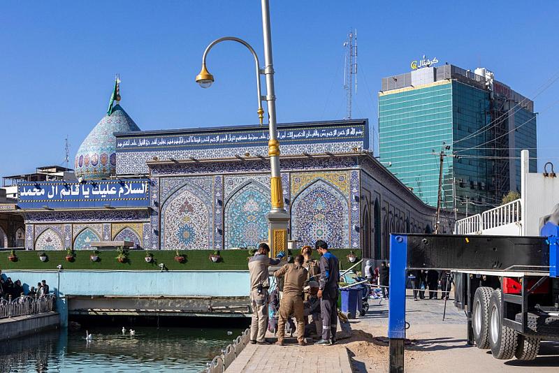 قسم المقام يباشر بالمرحلة الأولى من مشروع نصب أعمدة الإنارة على ضفاف نهر الحسينية