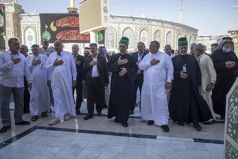 أصحاب المواكب الكربلائية يؤدون مراسم زيارة المرقدين الطاهرين وقبور عدد من خَدَمَة الشعائر الحسينية