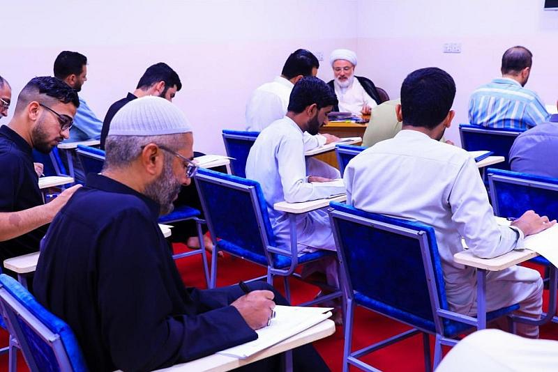 مركز دار العلم للدراسات العقدية والتاريخية يجري امتحانات نصف السنة الدراسية لطلبته