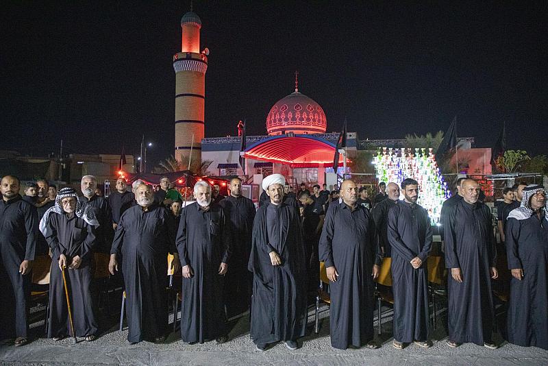 رفع راية الحزن في مجمع العباس (عليه السلام) السكني