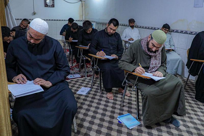 المجمع العلمي يختتم دورتين في أحكام التلاوة وعلوم القرآن