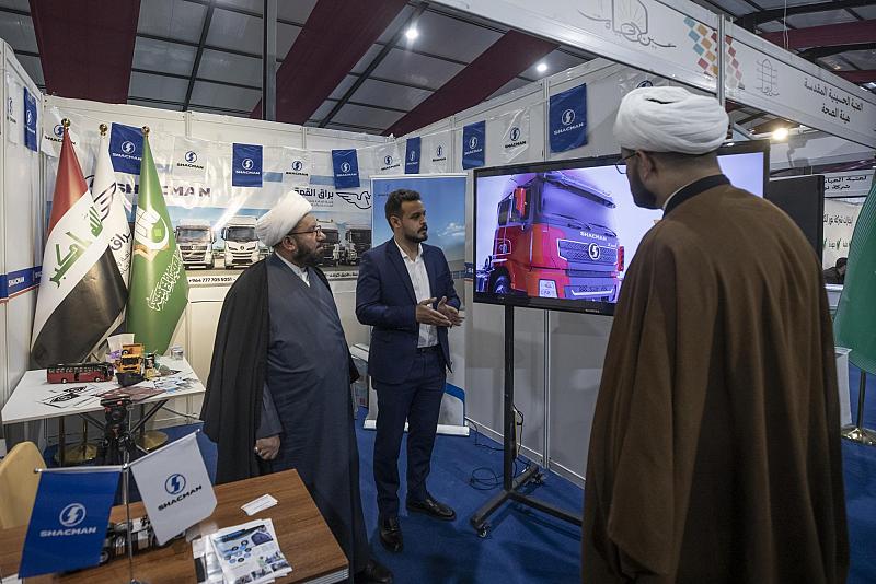 شركة براق القمّة تعرض نماذج صناعتها من الشاحنات في مهرجان عين الحياة الرابع