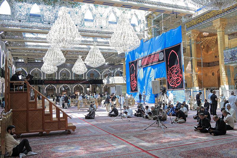 بمشاركة جموع المؤمنين.. قراءة دعاء الندبة في صحن مرقد أبي الفضل العباس (عليه السلام)