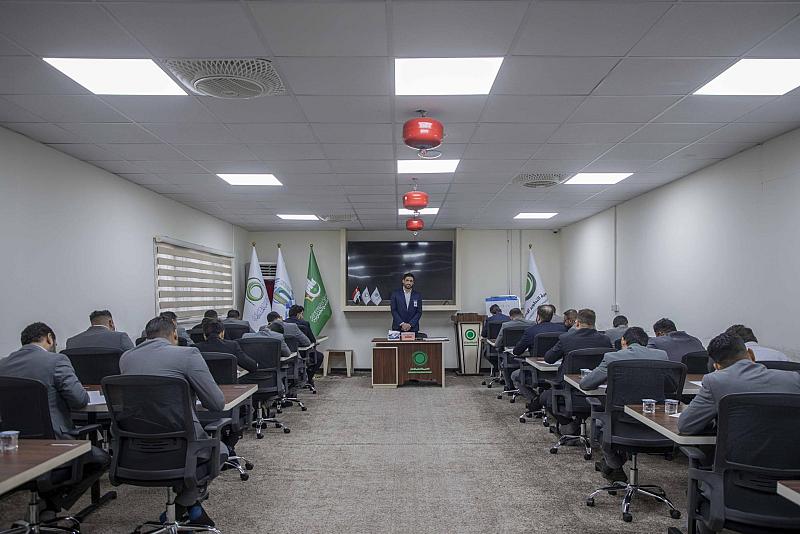 أكاديمية التطوير الإداري تجري الاختبارات النهائية لطلبتها
