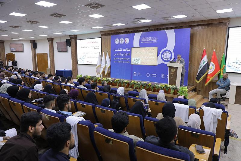 إختصاصي بريطانيّ يقدّم محاضرات علمية في جراحة الكسور والعظام لطلبة كلّية الطبّ في جامعة العميد