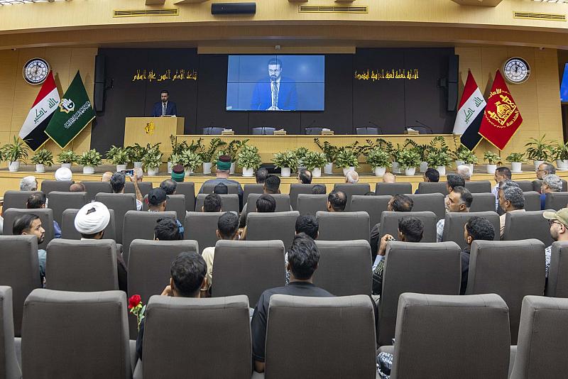العتبة العباسية المقدسة تكرم عوائل شهداء مدرسة ميناب الإيرانية تثمينًا لتضحياتهم