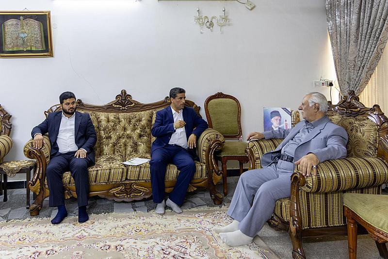 العتبة العباسية المقدسة تُسلّم عددًا من وجهاء كربلاء دعواتٍ لحضور فعاليات أسبوع الإمامة الثالث
