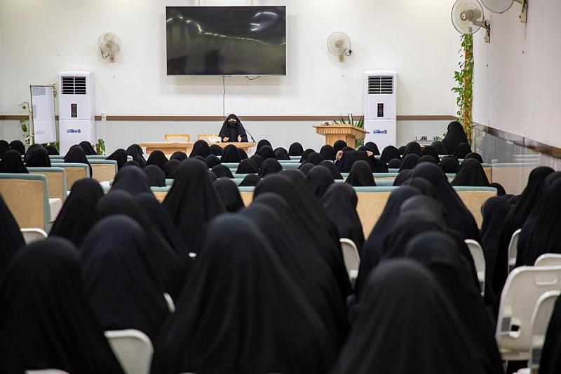 مخيّم بنات العقيدة 32 يستعرض مجموعةً من الأحكام الشرعية الخاصّة بالمرأة