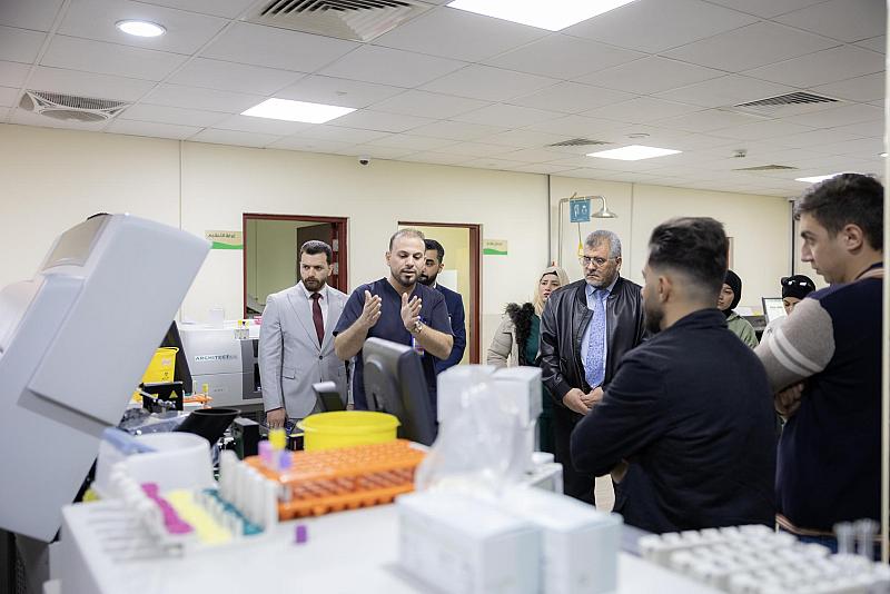 وفد من كلية الحكمة الجامعة يطلع على مشاريع العتبة العباسية الصحية والتعليمية