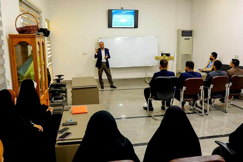 لملاكاتها.. جامعة العميد تنظم ورشة حول الاستخدام الأمثل لمواقع التواصل الاجتماعي