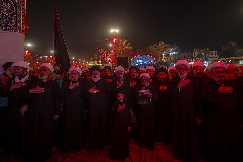 عند المرقدين الطاهرين.. طلبة العلوم الدينية في كربلاء المقدسة يحيون ليلة العاشر من المحرم