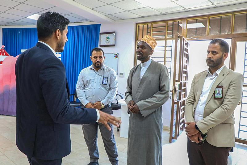 وفد من جمهورية تنزانيا يشيد بمجموعة العميد التعليميّة وأساليبها الحديثة