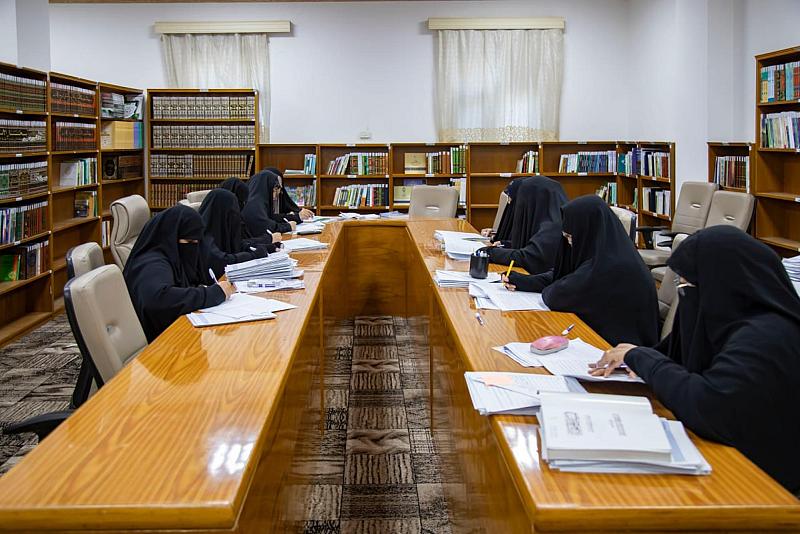 شعبة مدارس الكفيل النسوية تشكل لجانًا مركزية لتصحيح وتدقيق الدفاتر الامتحانية لطالباتها