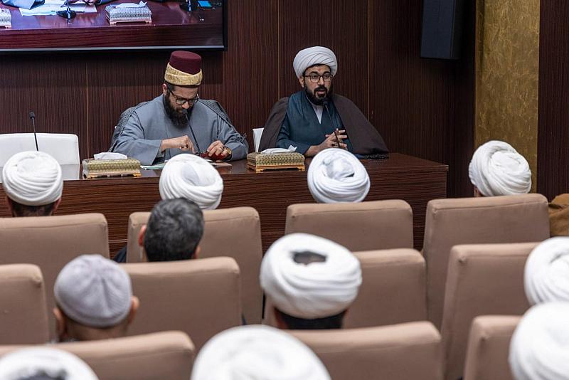 باحث إيراني يناقش تصحيح أخطاء تاريخية منسوبة للحركة الجهادية للسيد المجاهد