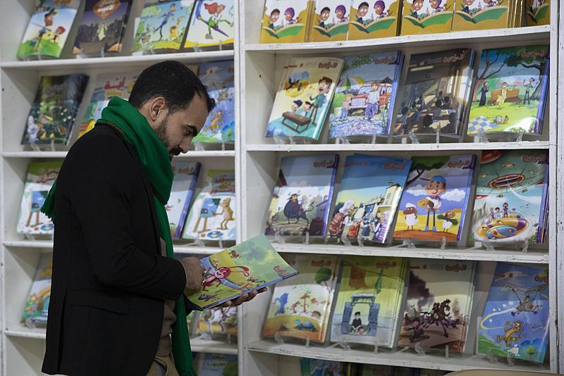 جناح العتبة العباسية المقدسة في معرض كربلاء الدولي يقدِّم إصدارات تناسب جميع الفئات العمرية
