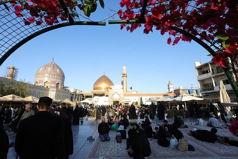 العتبة العباسية ترسل آلاف الزائرين للمشاركة في إحياء ليالي القدر بسامراء