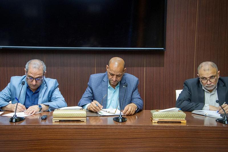 جمعية العميد تناقش مشاريعها البحثية والعلمية في اجتماعها الدوري
