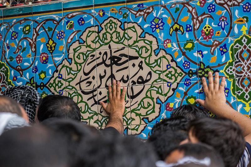 مظاهر ولائية للمفجوعين بمصاب الإمام الكاظم(عليه السلام) ترصدها عدسة مصوّري شبكة الكفيل..