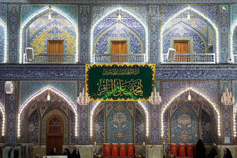 العتبة العباسية المقدسة تنشر لافتات احتفائية بذكرى ولادة الإمامين الهادي والباقر (عليهما السلام)