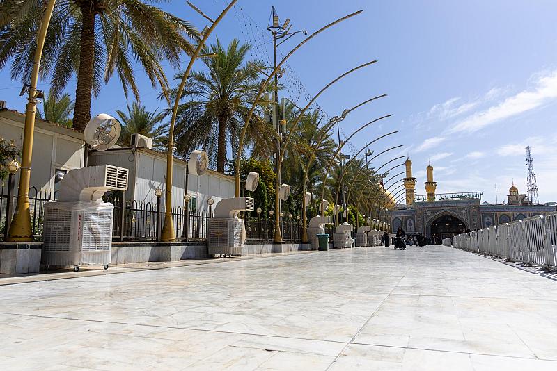 استعدادًا لفصل الصيف.. قسم بين الحرمين الشريفين يجهّز الساحة الوسطية بـ 75 مبردة هوائية