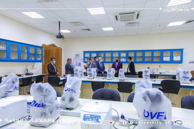وفدٌ وزاريّ يزور جامعة العميد للاطّلاع على منشآتها ومختبراتها التعليميّة ونُظُم التعليم فيها