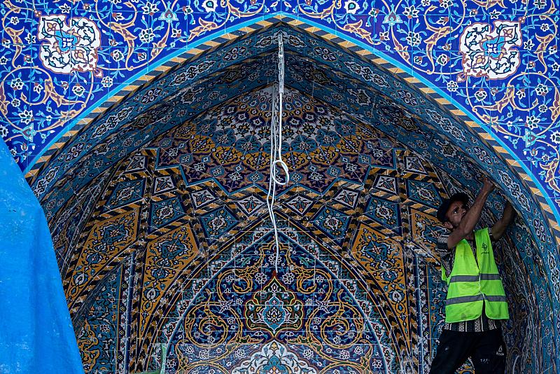 قسم المشاريع الهندسية: تحقيق نسب إنجاز متقدمة في مشروع صحن باب القبلة الكبير وسردابه