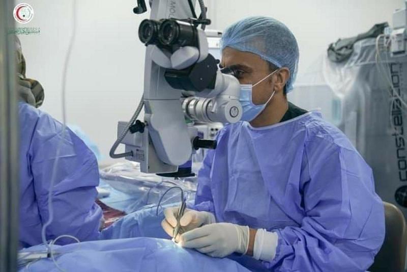 بتقنية (الفاكو): سبعينيّة تستعيدُ بصرَها في مستشفى الكفيل التخصّصي