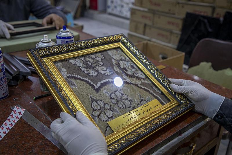 قسم الهدايا والنذور يجهّز هدايا المشاركات في حفل بنات الكفيل الثامن