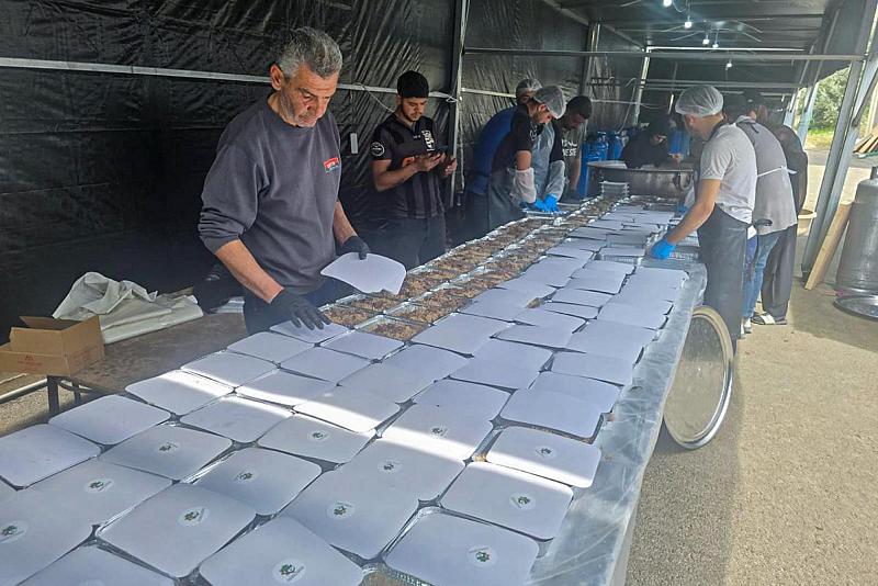 العتبة العباسية المقدسة: عملية توزيع وجبات الطعام للمتضررين في لبنان تُدار وفق آلية منظمة تضمن شمول جميع العوائل