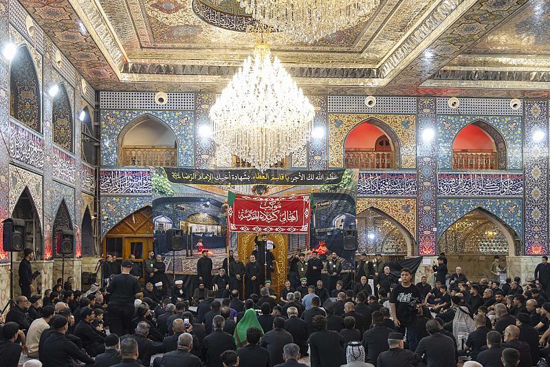 بالتنسيق مع العتبة العباسية المقدسة.. موكب أهالي كربلاء يحيي ذكرى شهادة الإمام الرضا (عليه السلام) في بابل