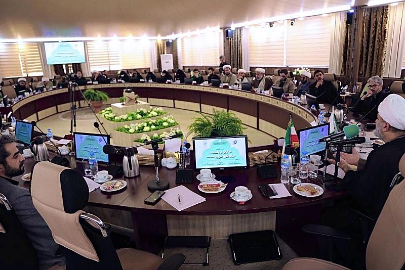 قسم المعارف يقيم ندوة تعريفية استعدادًا لمؤتمره العلمي حول أثر التراث البَصْري في الفكر الإنساني بمدينة مشهد