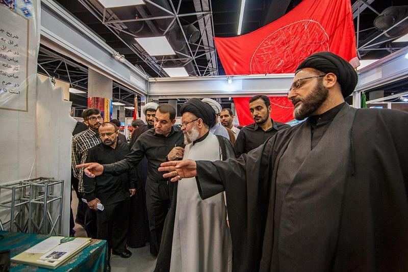 الشباك الجديد لمرقد أبي الفضل العباس عليه السلام يخطف أبصار مرتادي معرض القران الكريم الدولي في طهران