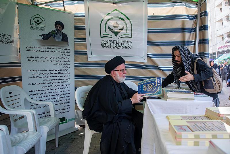 خدمةً لزائري الأربعين.. مركز ملتقى القمر يفتتح محطّة خدمية وأخرى ثقافية في كربلاء
